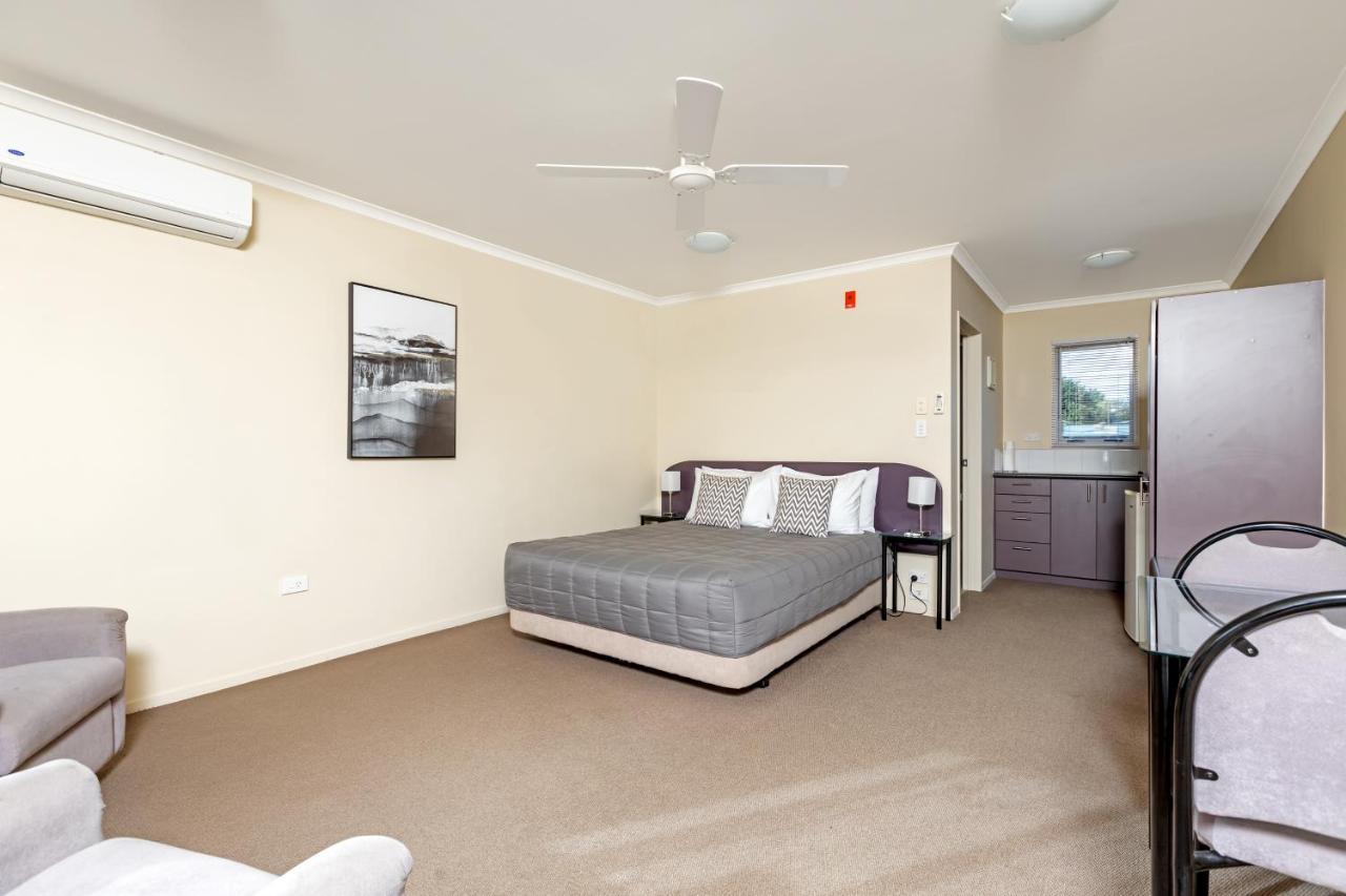 Bk'S Chardonnay Motor Lodge Masterton Buitenkant foto