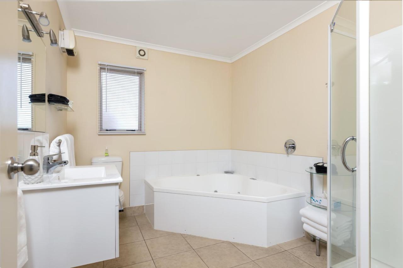 Bk'S Chardonnay Motor Lodge Masterton Buitenkant foto