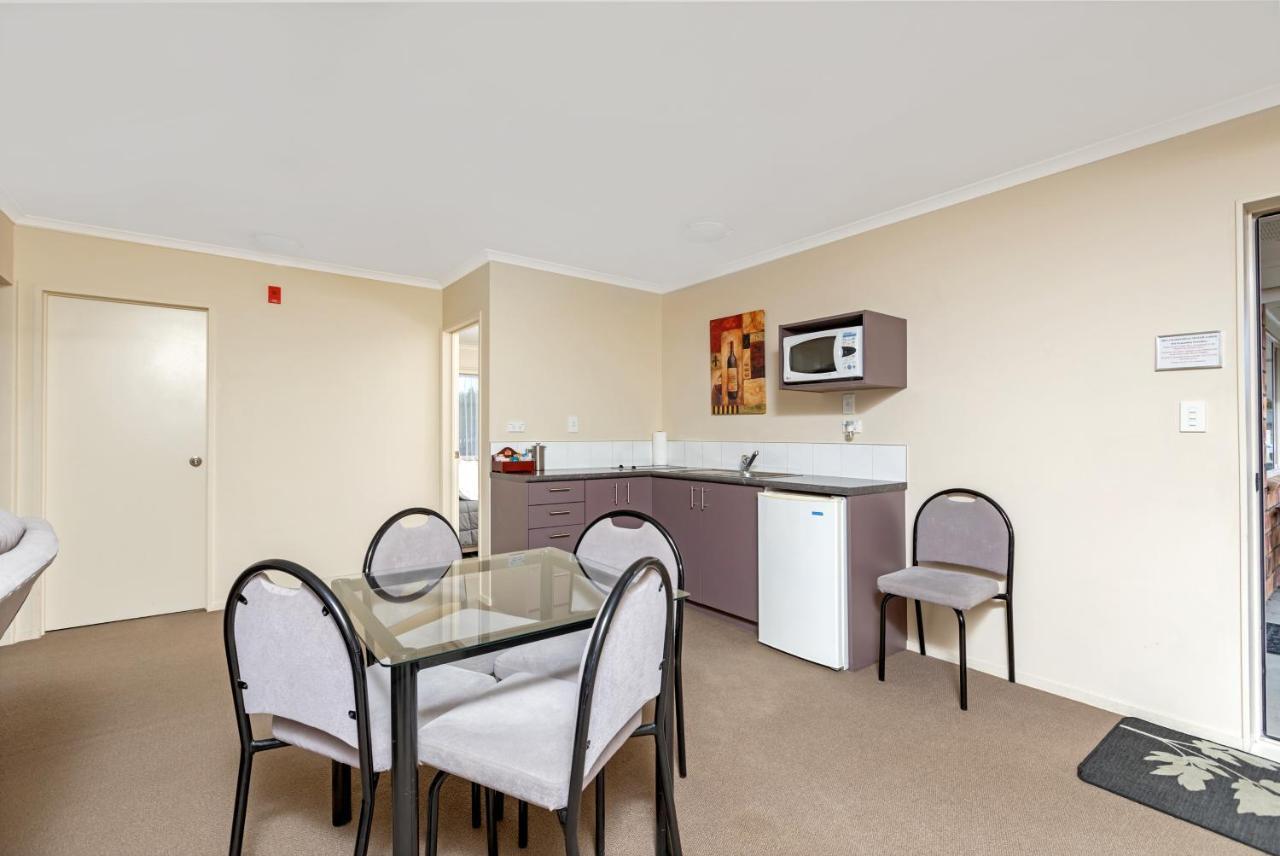 Bk'S Chardonnay Motor Lodge Masterton Buitenkant foto